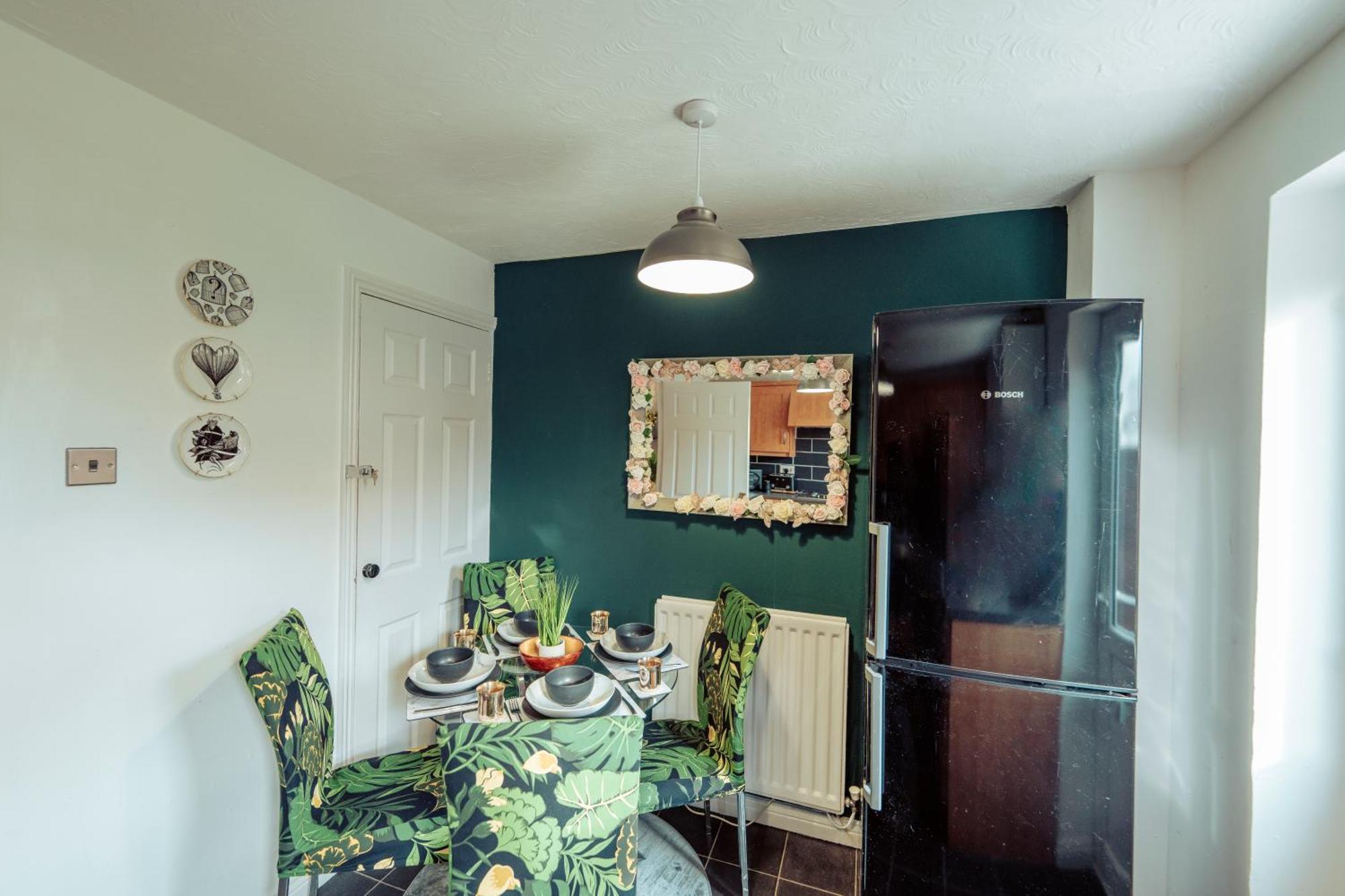 2 Bedroom Peaceful Home, Colchester Mile End Eksteriør billede
